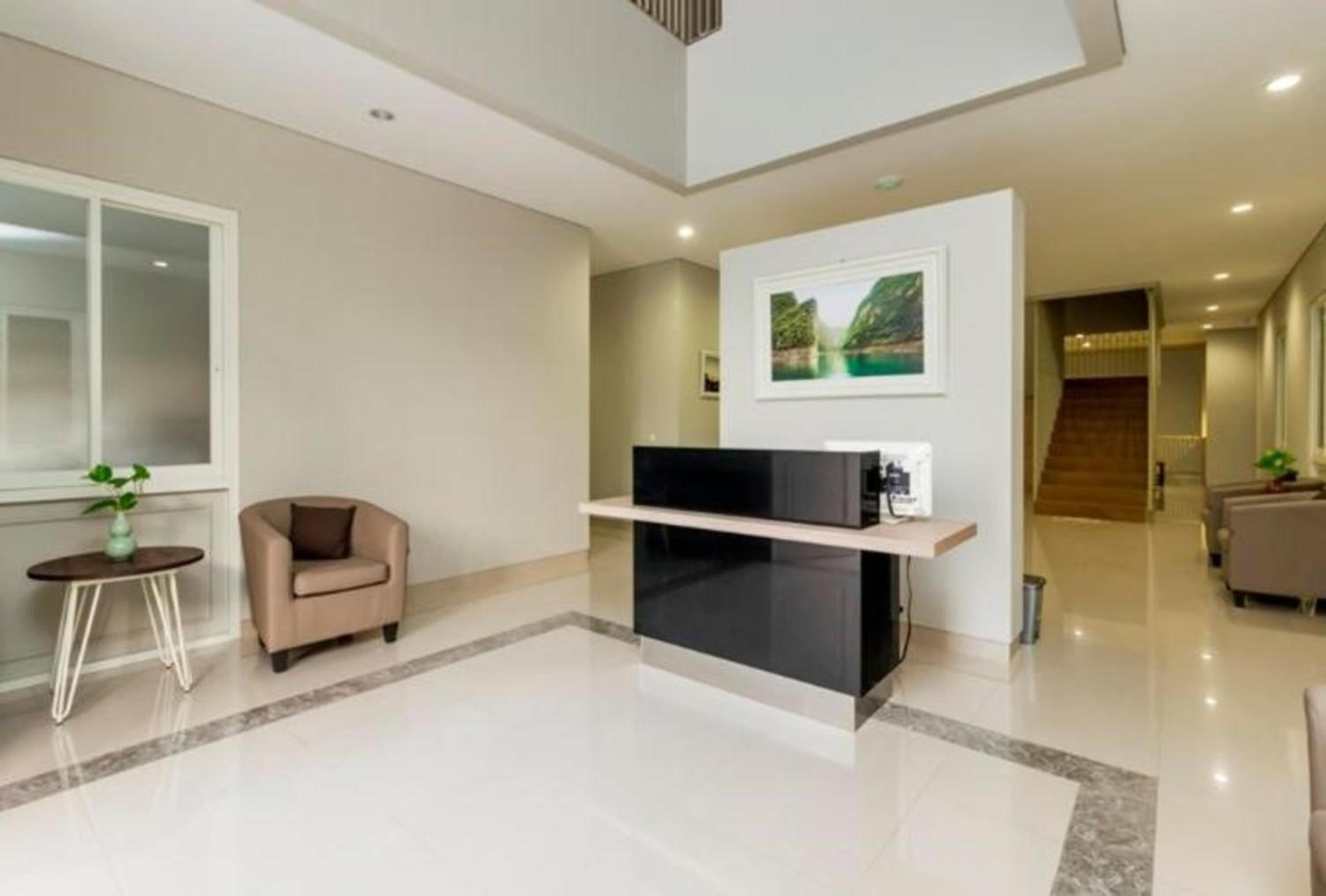 Airy Patal Senayan 2 Jakarta 11/27