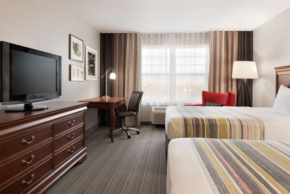 Country Inn & Suites By Radisson, Appleton North, WI 8/35