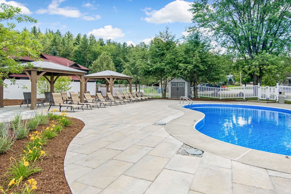 Grey Fox Inn Resort 55/66