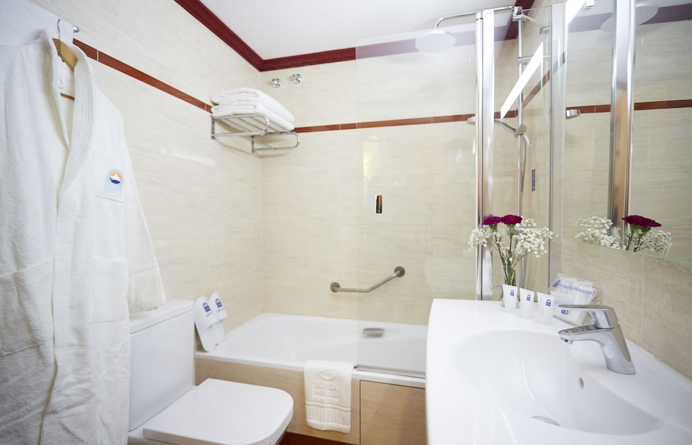 Invisa Hotel La Cala 45/99