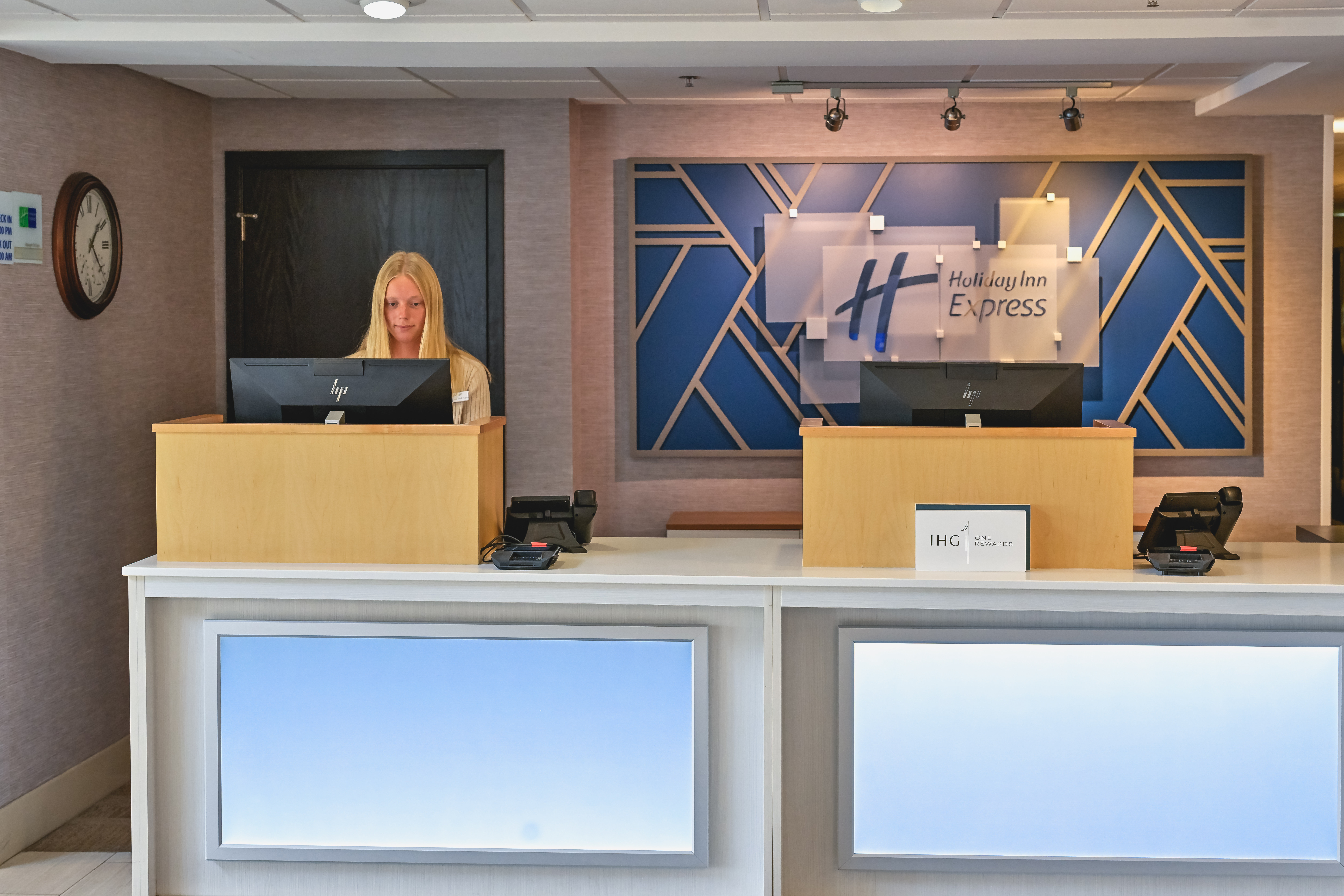 Holiday Inn Express Houghton Keweenaw 12/77
