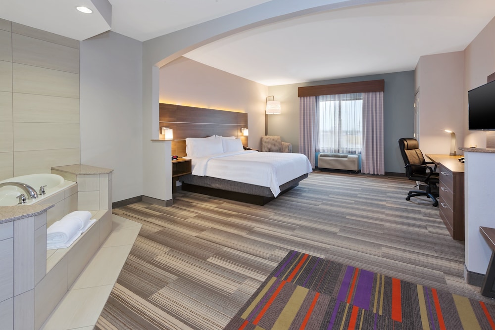 Holiday Inn Express Suites Warminster Horsham 21/63