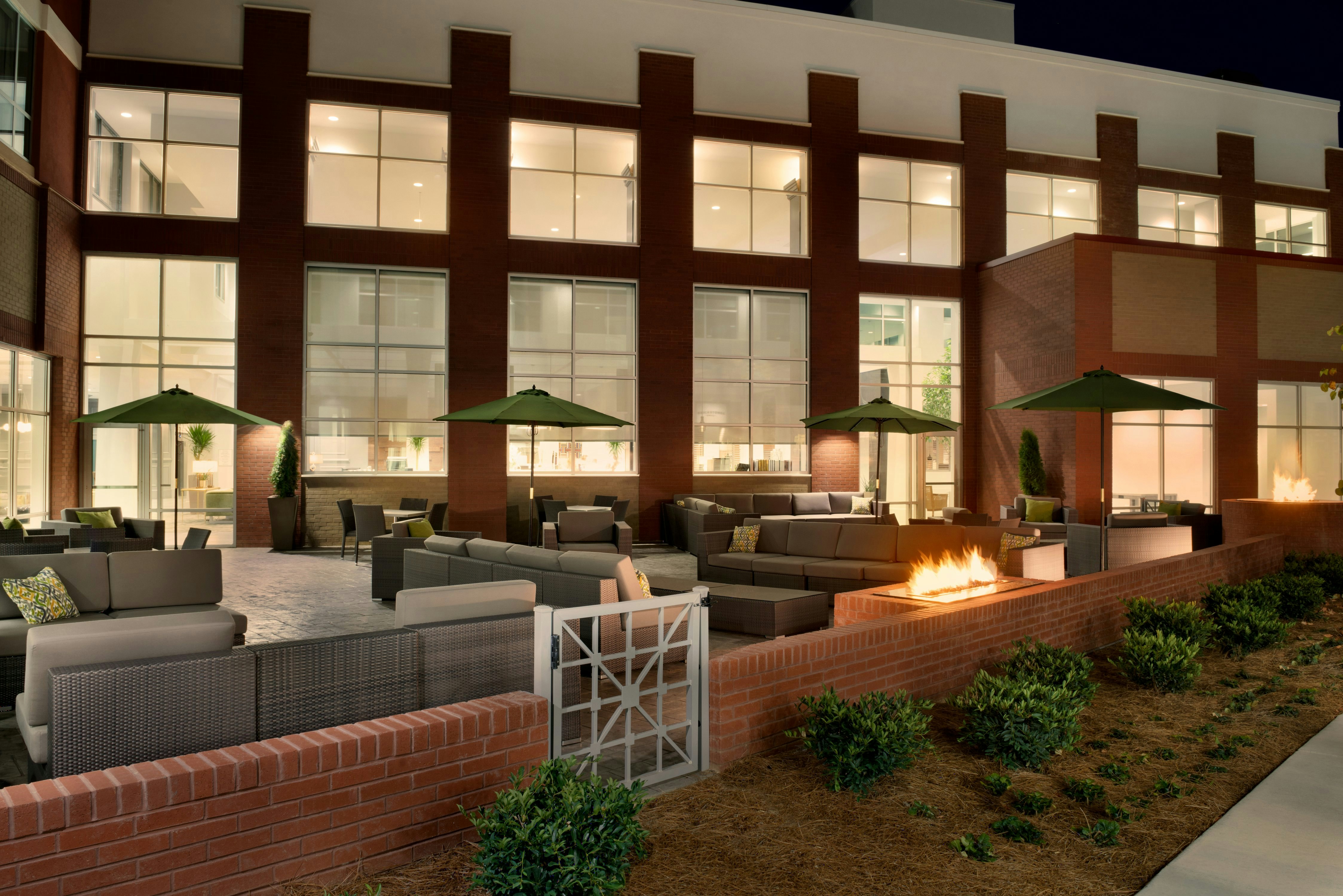 Embassy Suites by Hilton Charlotte Ayrsley 32/53