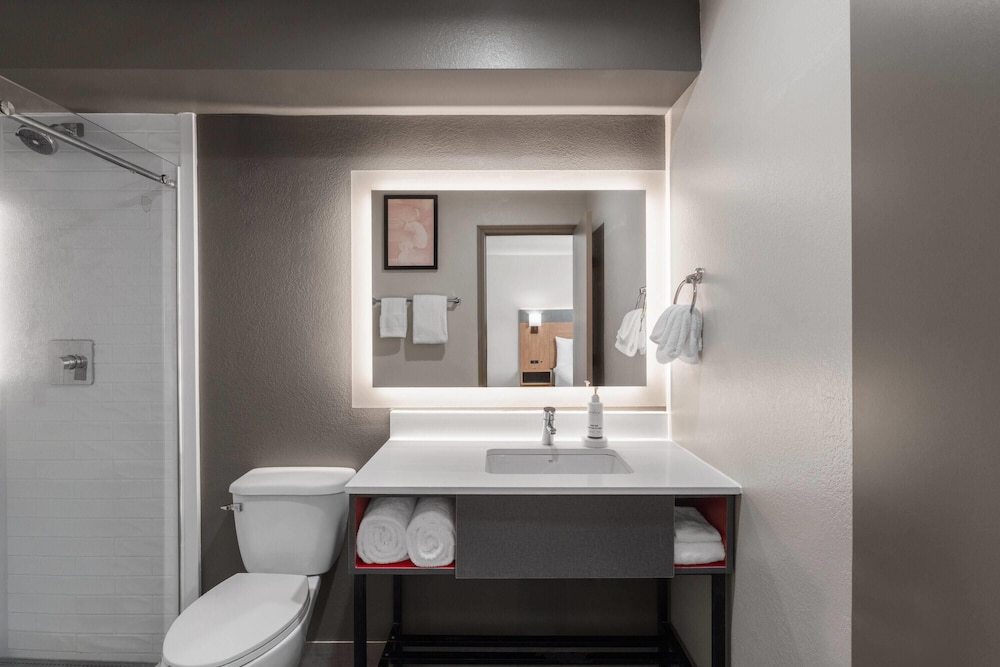 Suite, King Bed, Sofa, Kitchenette, Hawthorn Extended Stay by Wyndham Jackson 7/7