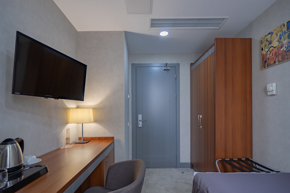 Hotel Atlas Abashidze 31/34