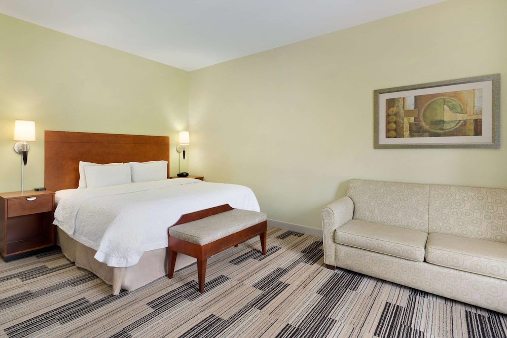 Hampton Inn & Suites Birmingham East Irondale 15/37