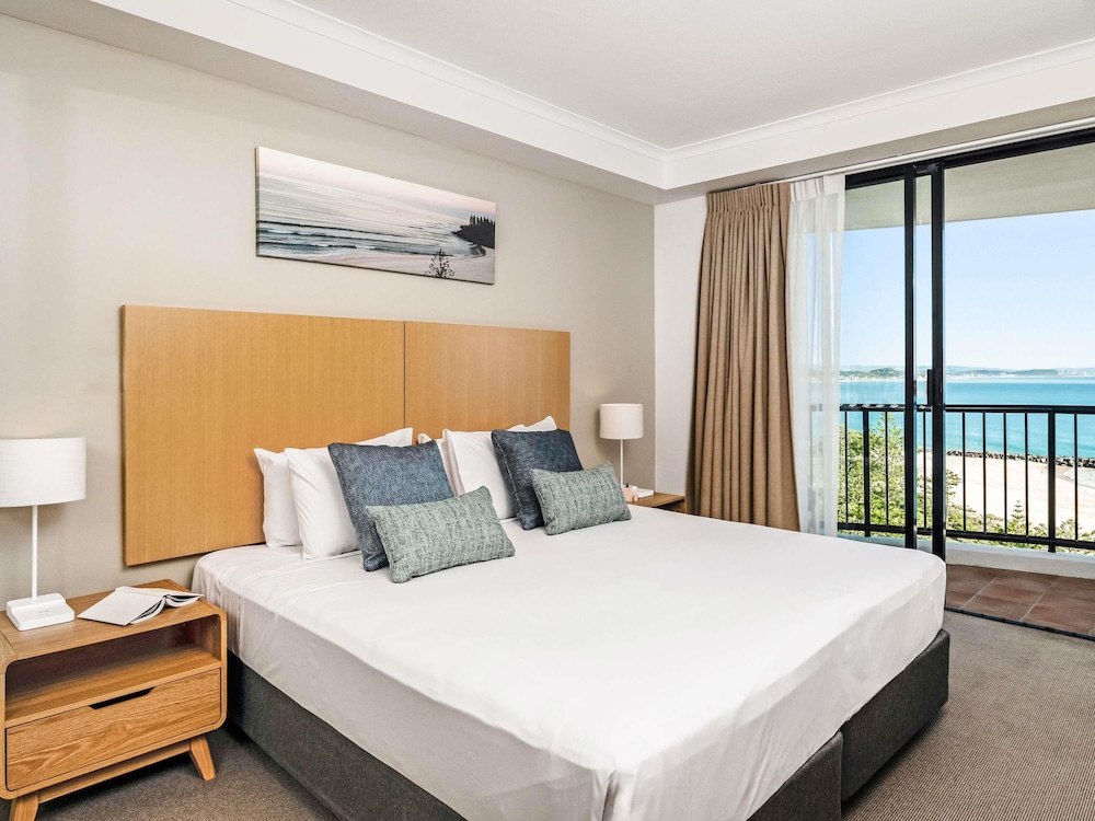 Mantra Coolangatta Beach 18/63