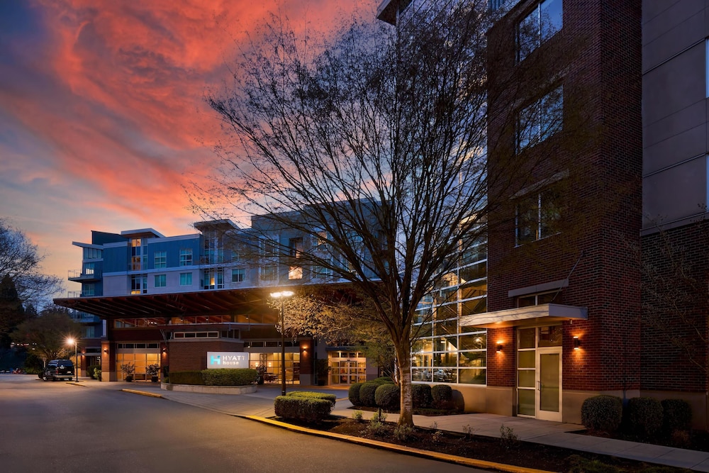 Hyatt House Seattle/Redmond 2/70