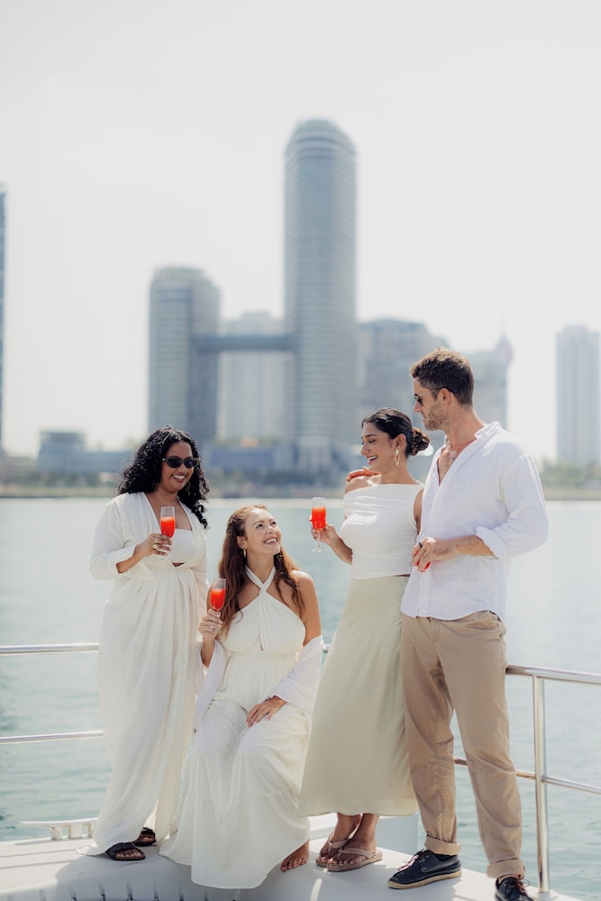 ITC Ratnadipa, a Luxury Collection Hotel, Colombo 73/81