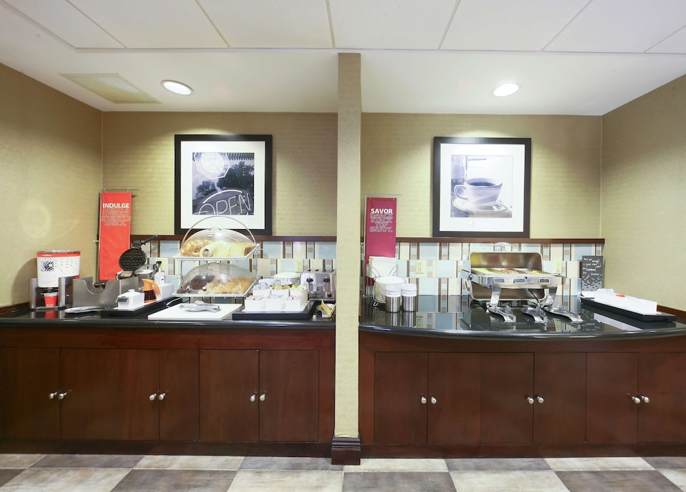 Hampton Inn North Brunswick / New Brunswick 34/41