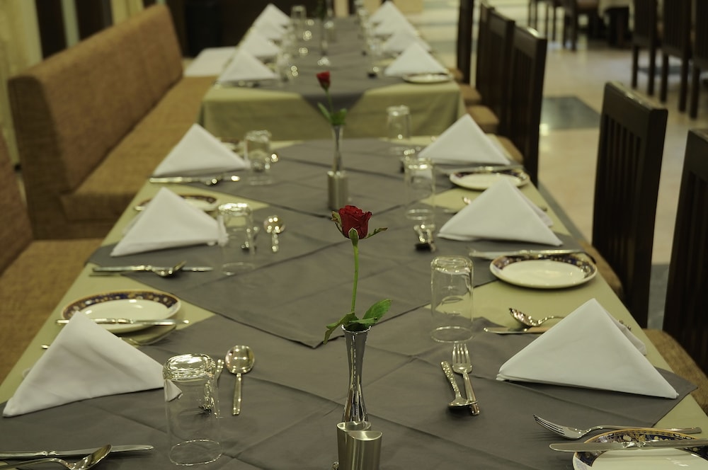 INDER RESIDENCY 32/58