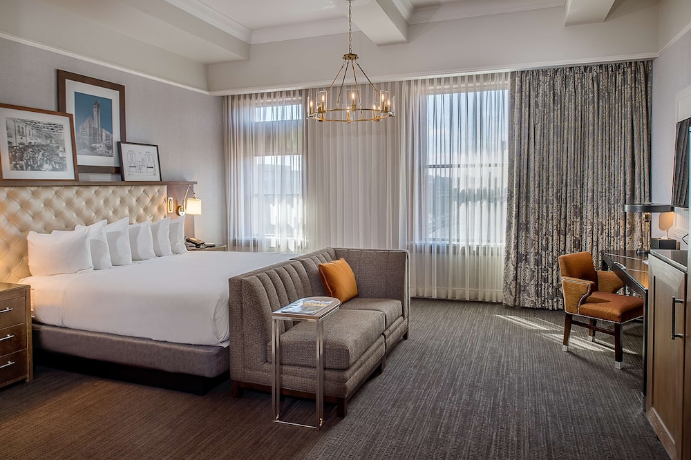 St. Louis Union Station Hotel Curio Collection By Hilton 17/82