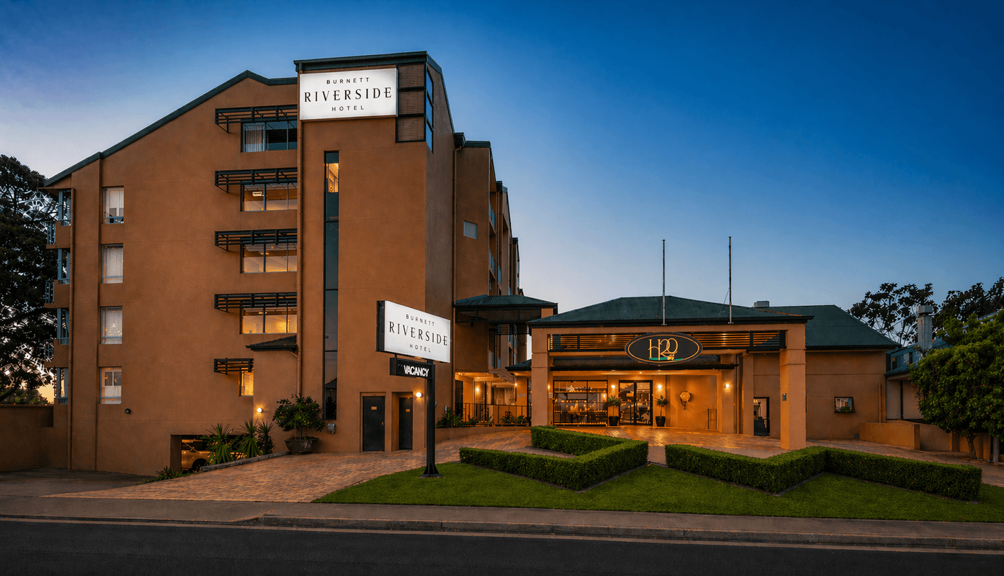 Burnett Riverside Motel 2/40