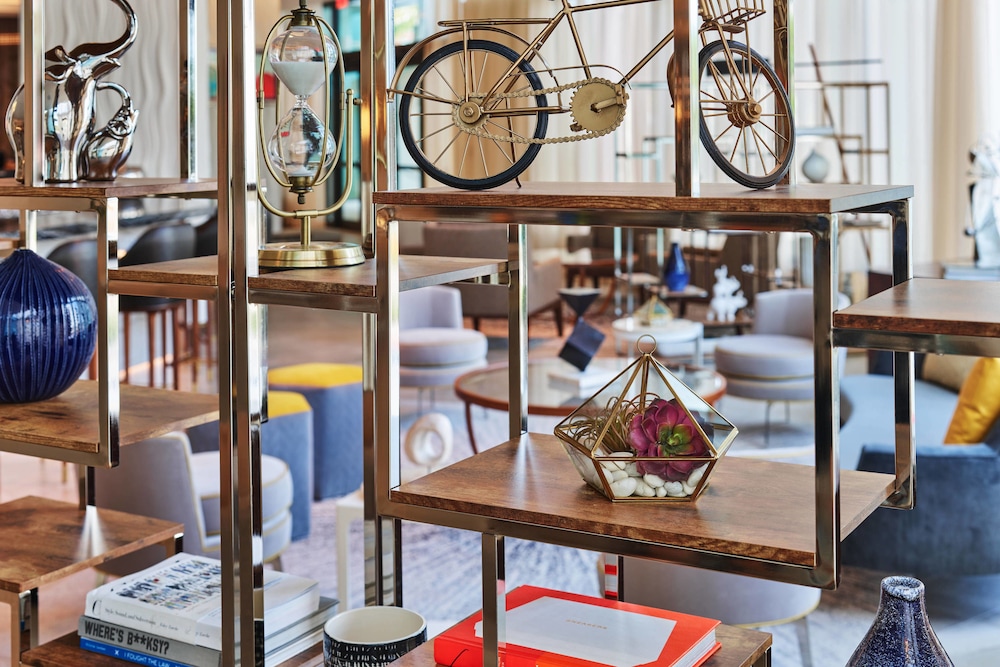 Art Ovation Hotel Autograph Collection 39/48