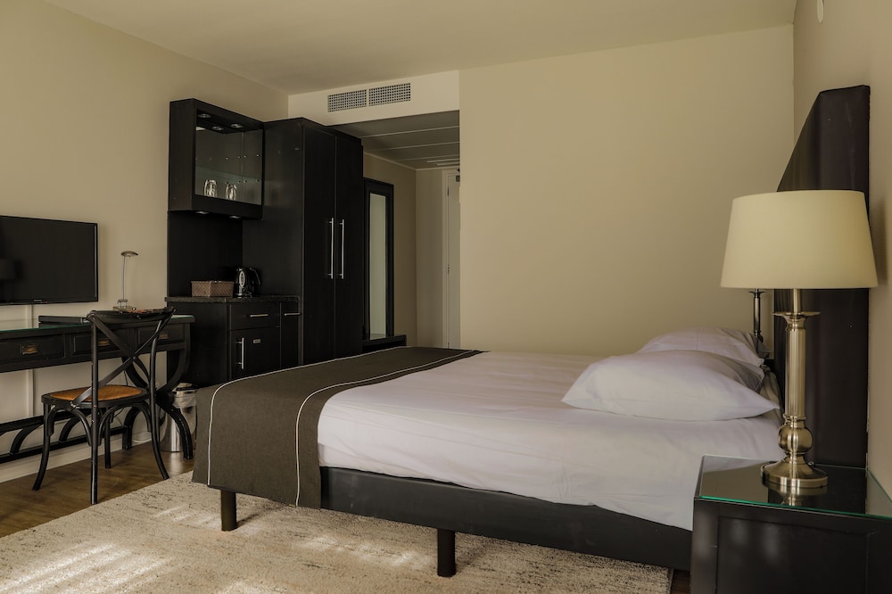 HOTEL CHARIOT 22/50
