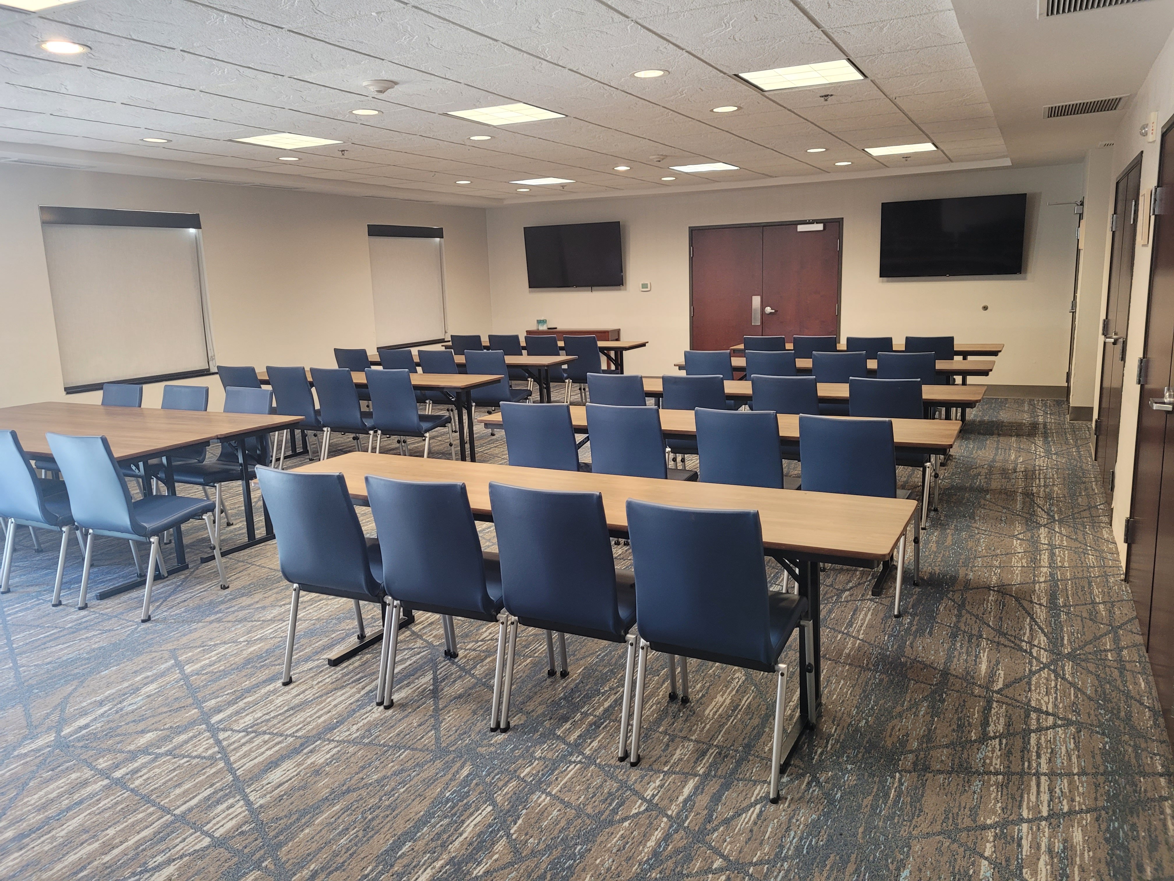 Holiday Inn Express Hotel & Suites Guthrie North Edmond 40/46