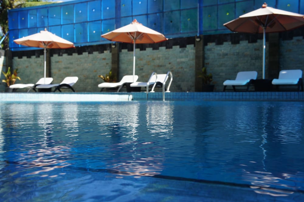 Sylvia Hotel Maumere 38/57