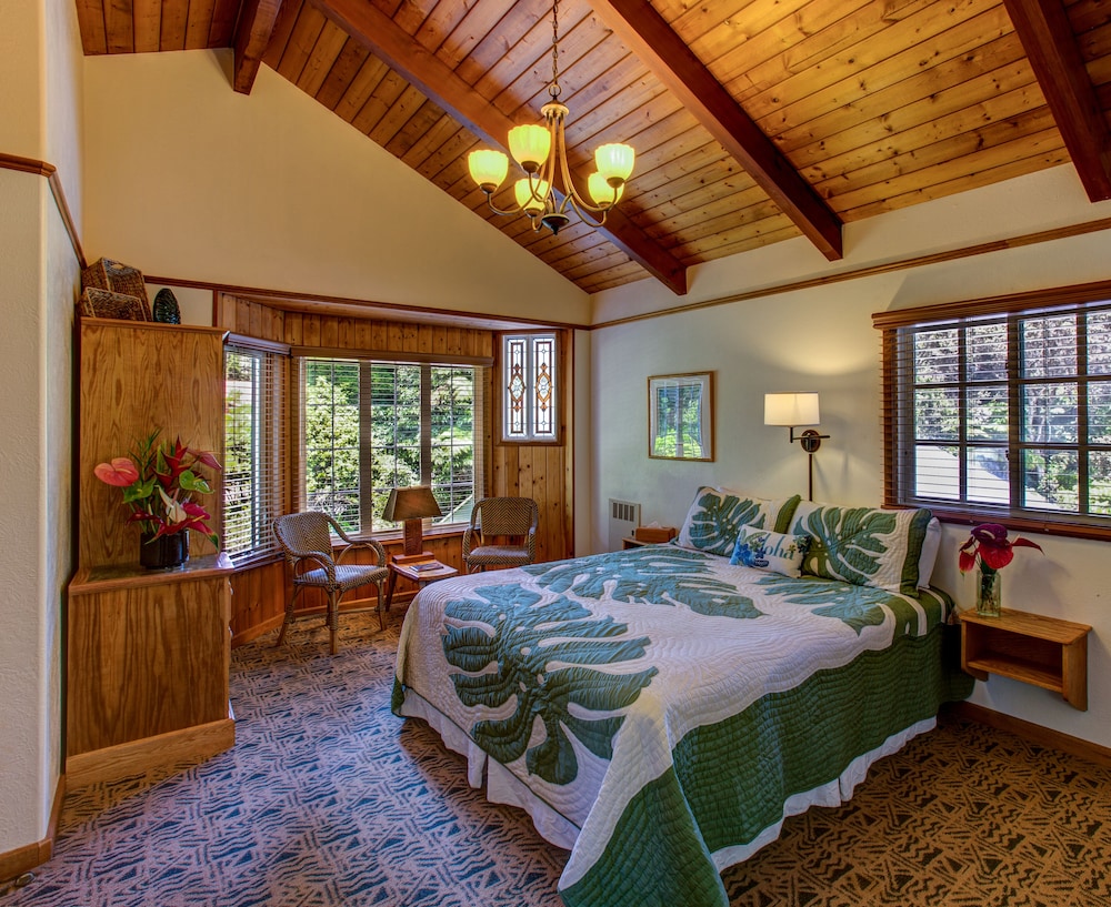 Kilauea Lodge and Restaurant 40/76