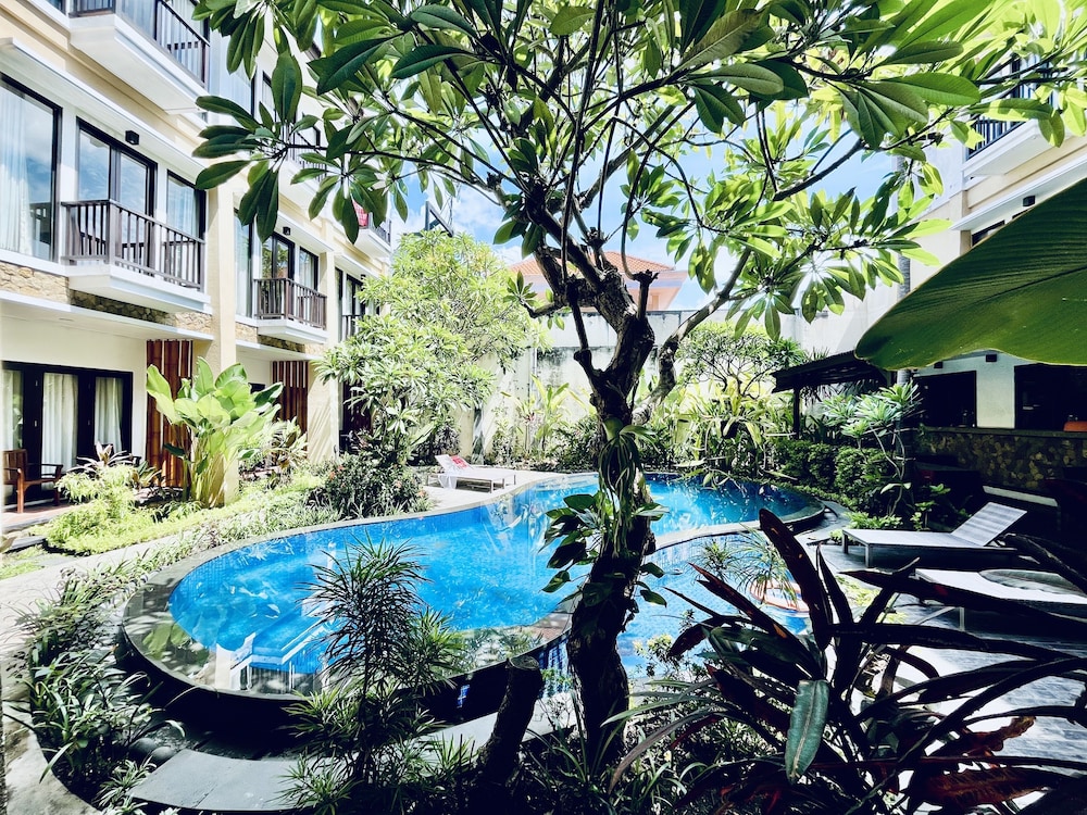 SURIS BOUTIQUE HOTEL 39/50
