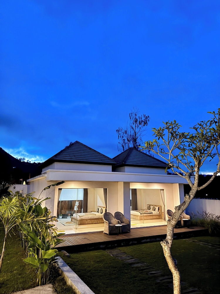 Volcano Side Bali by ZUZU 71/73