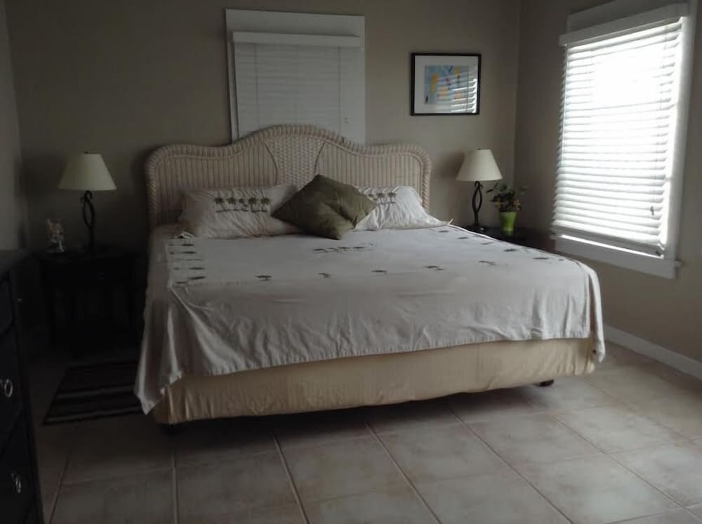 Paradise Cove at Lemon Bay 20/71