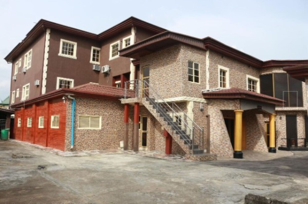 Cute Villa Hotel And Suites 2/17