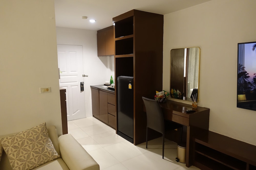 Sea Hills Resort 33/34