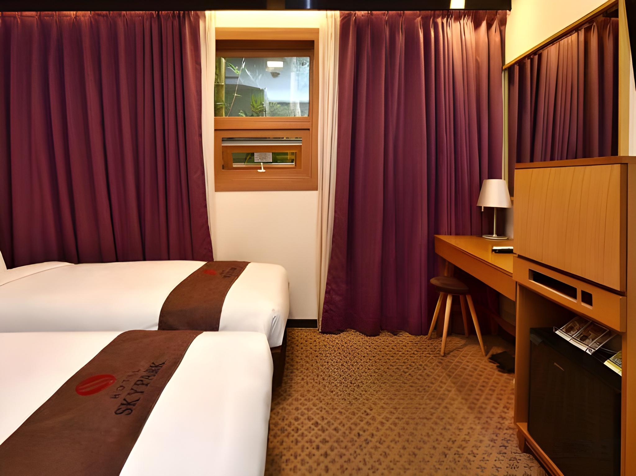 Compact, Twin Beds, No Window