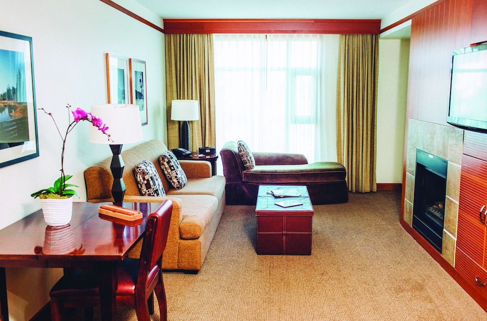 Pan Pacific Whistler Village Centre 45/59