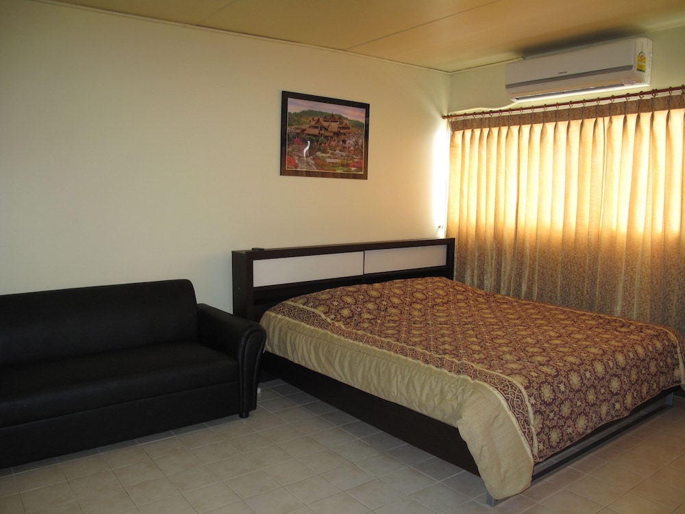 Sk Muangthongthani Apartment 10/48