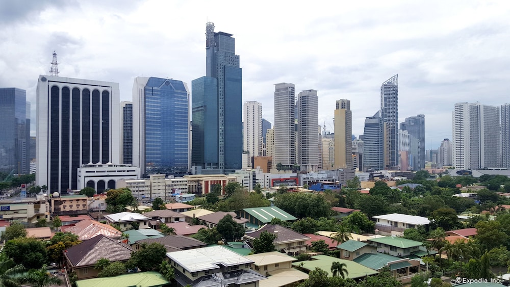 Lourdes Family Suites Makati powered by Cocotel 33/41