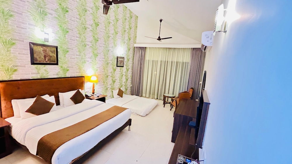 Click Resort Corbett Tiger Den 11/50