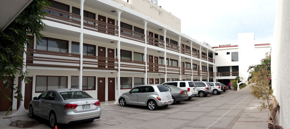 Hotel La Riviera 38/39
