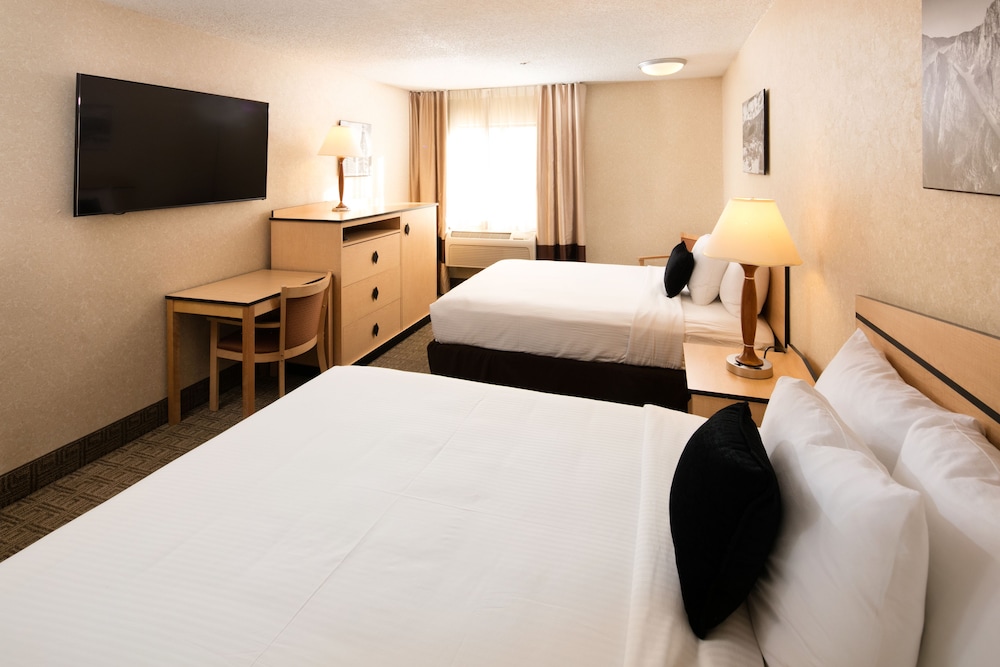 SYLO Hotel Denver Airport, a Ramada by Wyndham 17/57