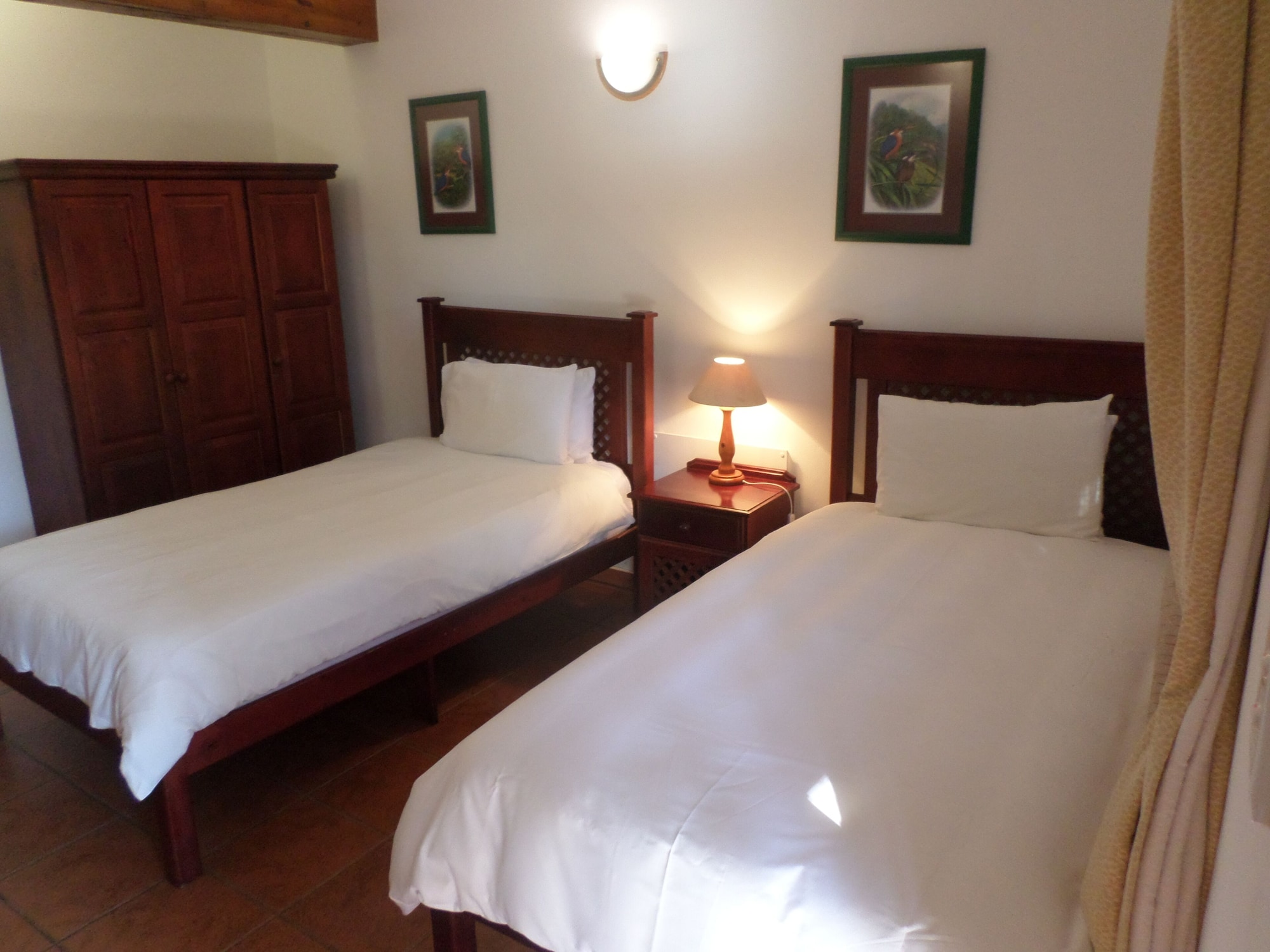 BASIC, TWIN BEDS, GARDEN VIEW