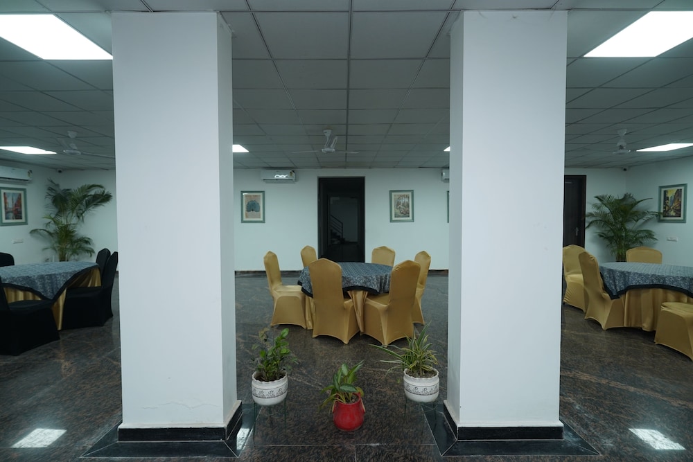 Posh Garden Inn Gurgaon 12/50