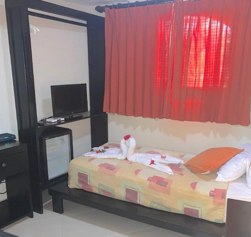 Mini, Twin Beds