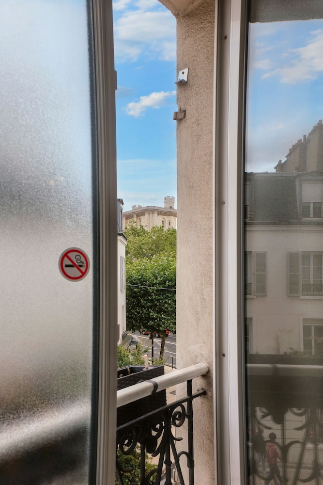 HOTEL DU CHATEAU 30/53