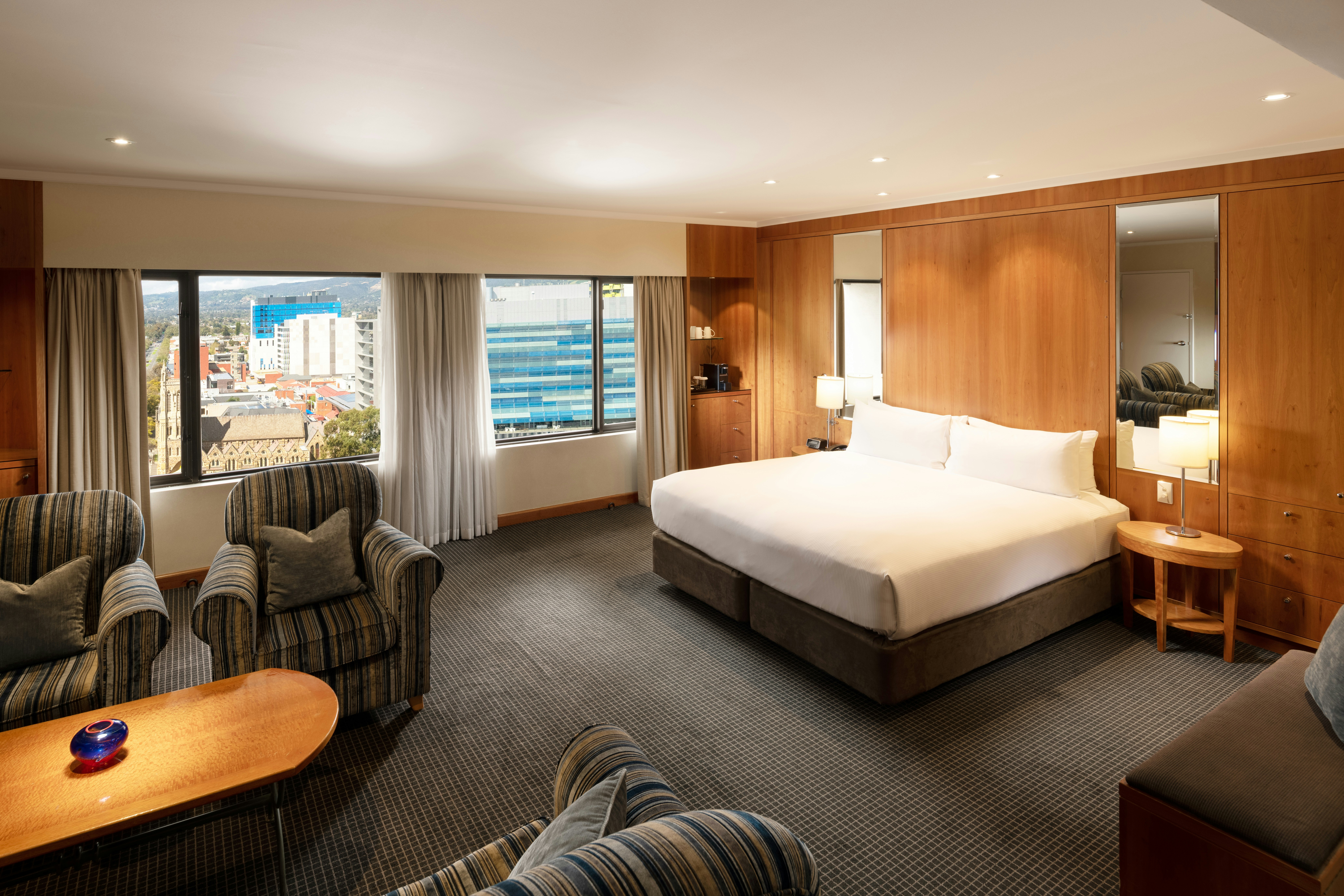 SUPERIOR, SUITE, KING BED