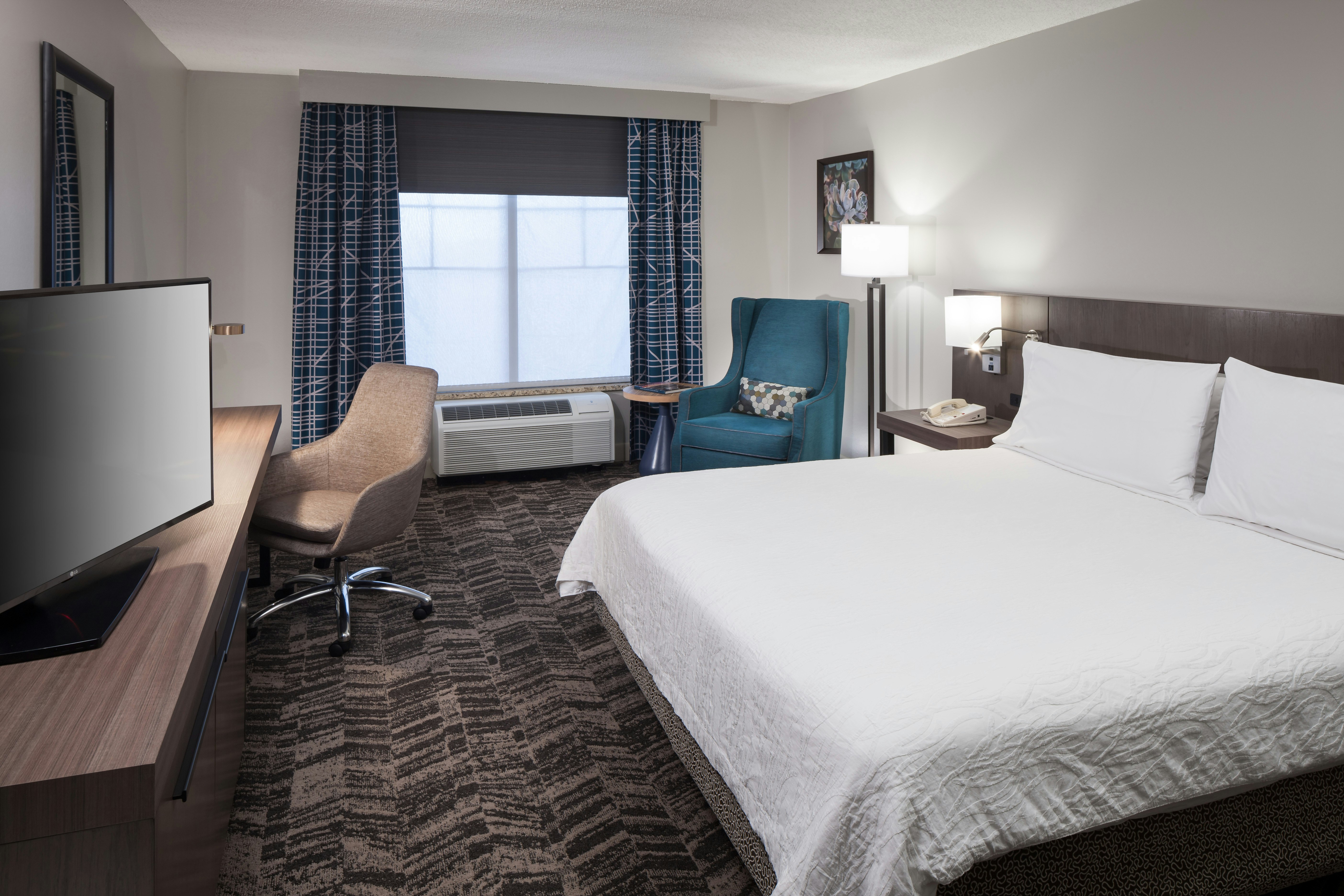 ROOM, KING BED