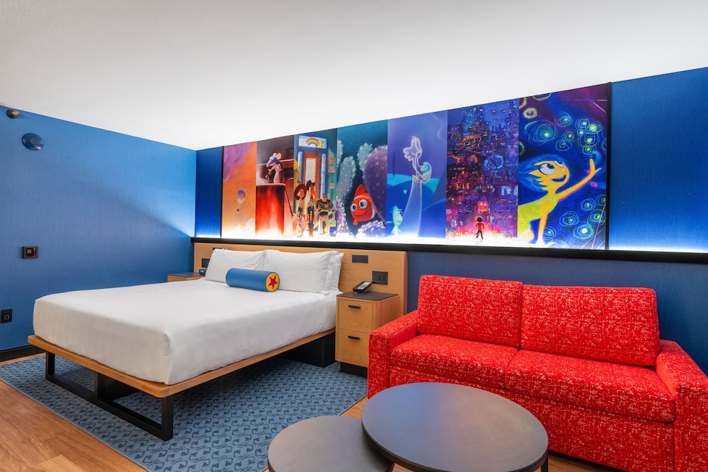Pixar Place Hotel 33/60