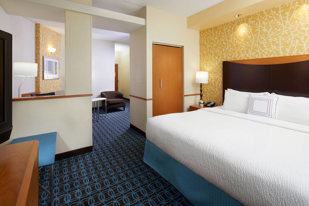 Fairfield Inn Suites Cumberland 13/50