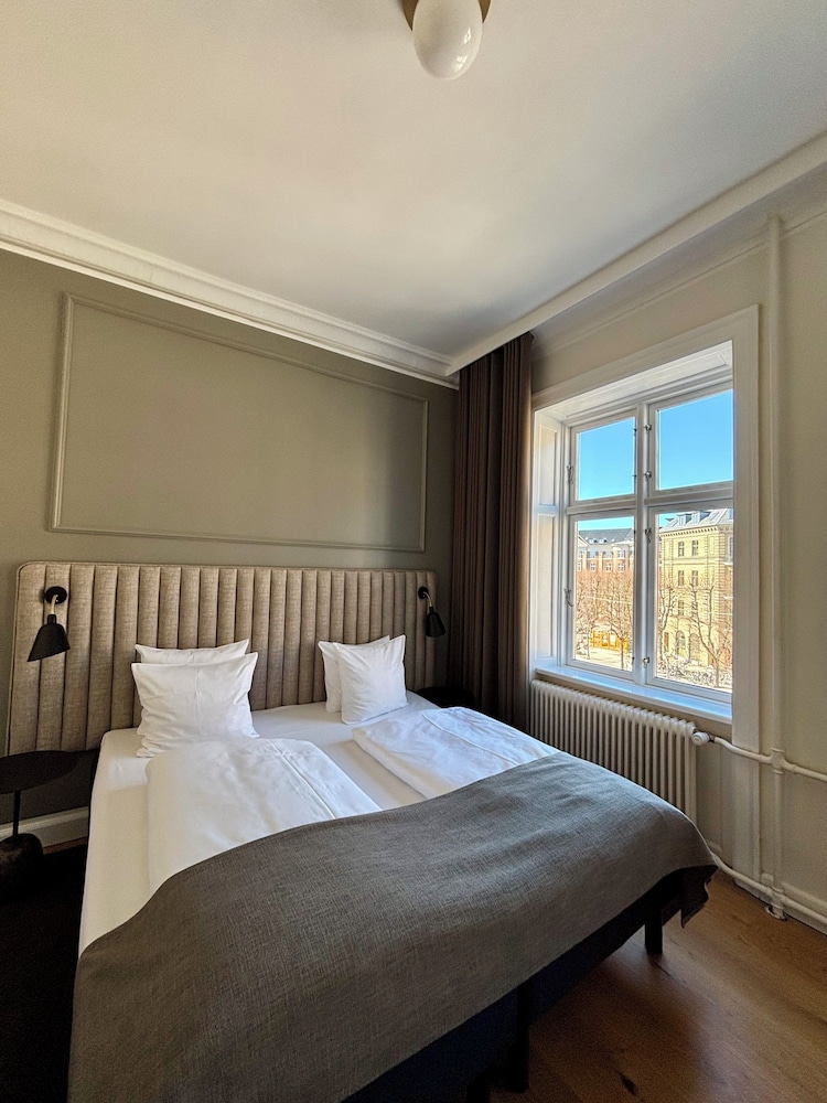 Hotel Sct Thomas 12/50