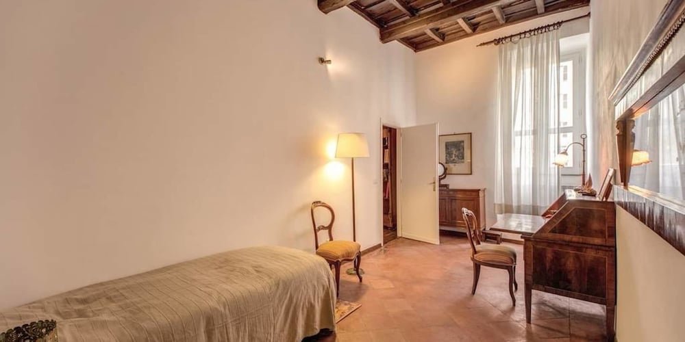 Passetto at Borgo Pio 6/25