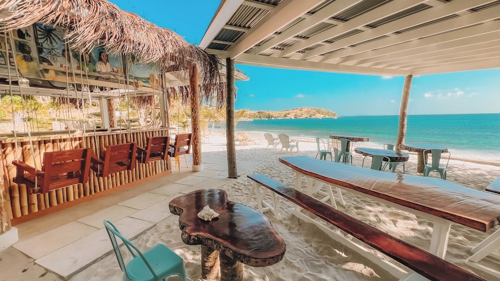 Bequia Beach Hotel 32/78