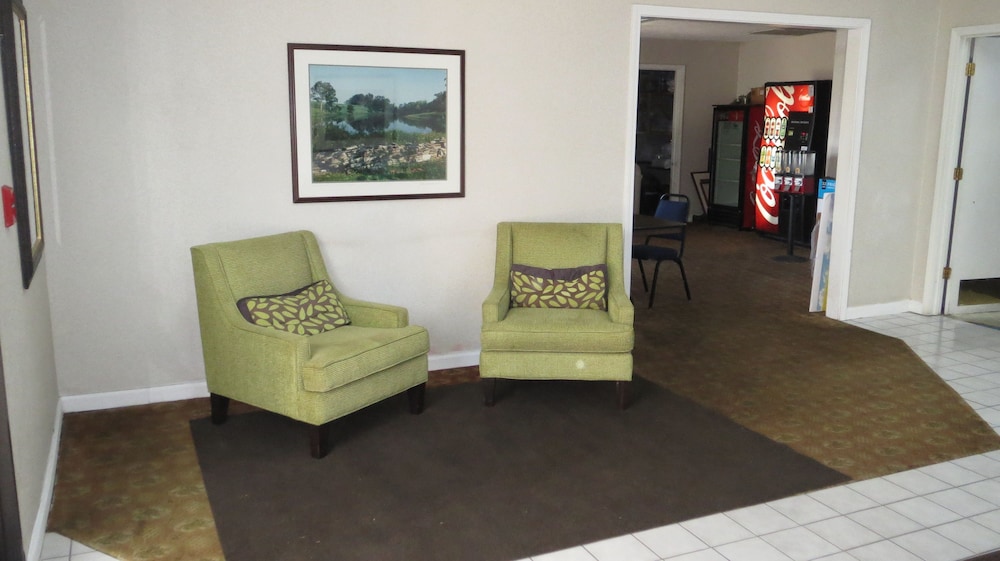 Travelodge by Wyndham Richmond Kentucky 21/35