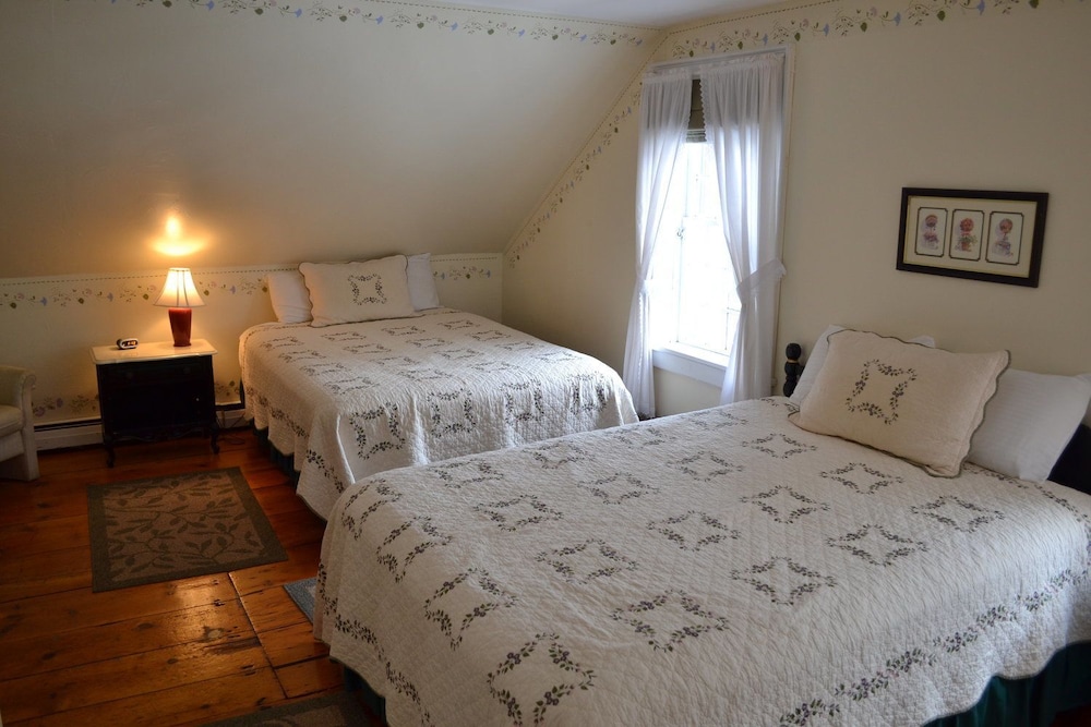The Dowds Contry Inn and Event Center 11/50