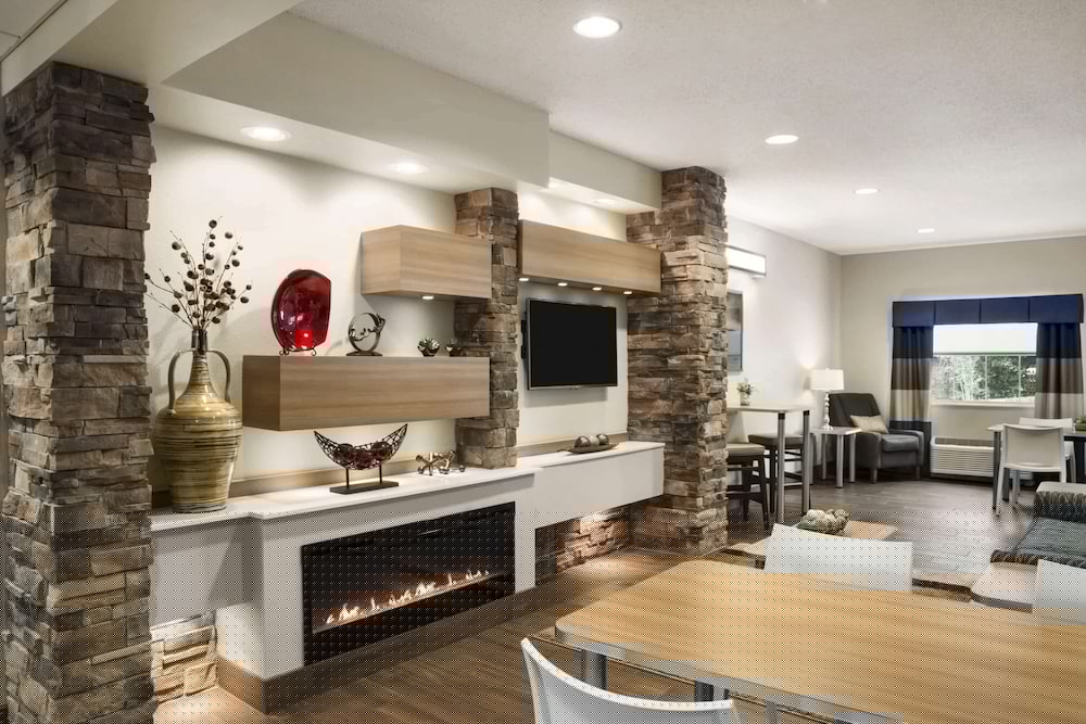 Microtel Inn Suites By Wyndham Lynchburg 17/24