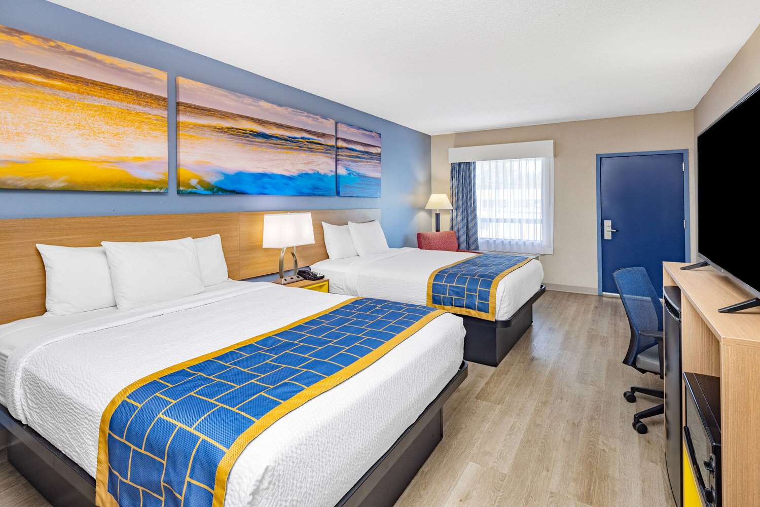 Days Inn & Suites by Wyndham Savannah Midtown 20/56