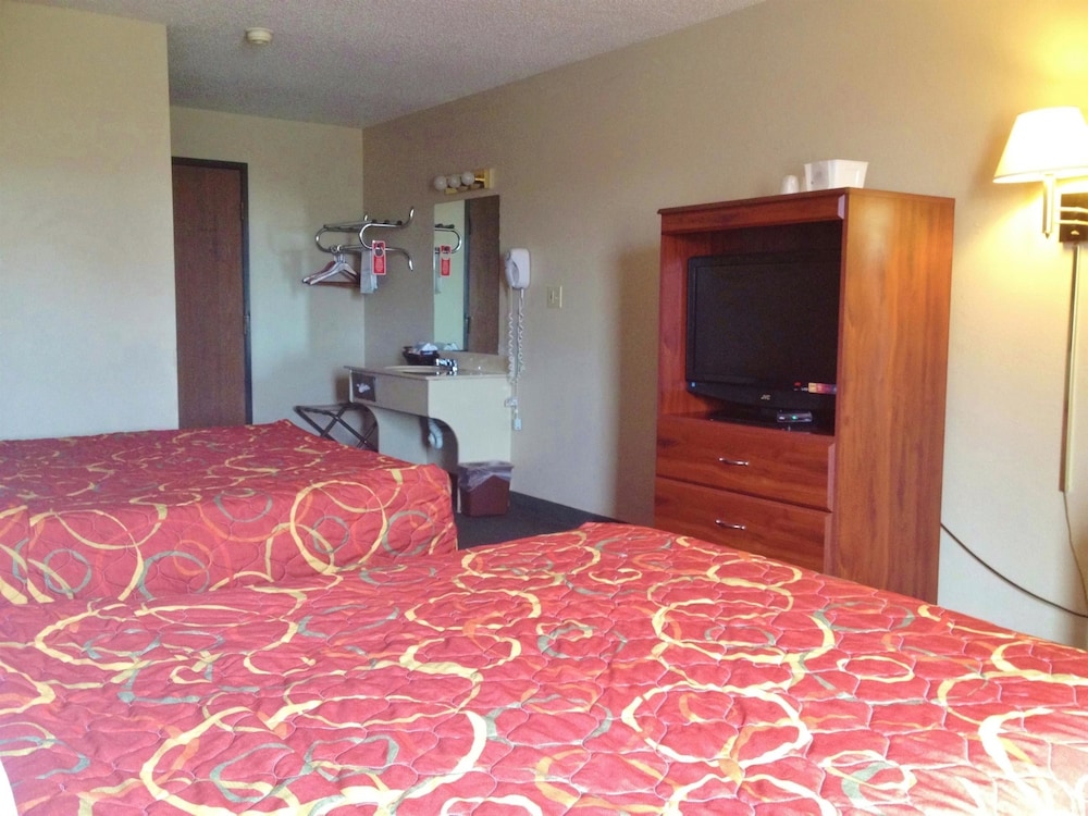 Americas Best Value Inn St. Louis South 16/37